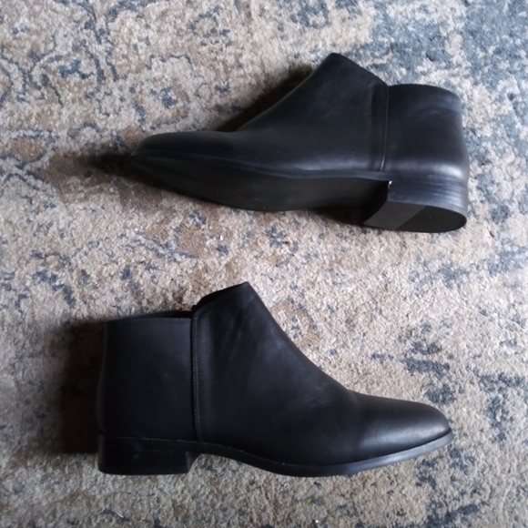 Nisolo | Lana Ankle Boots in Black - Picture 6 of 13
